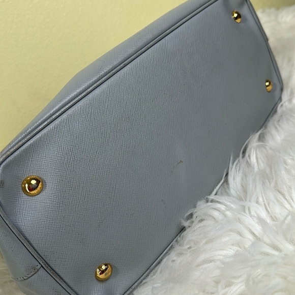 💯Authentic Prada Safiano Leather Handbag🍀 - Picture 7 of 16